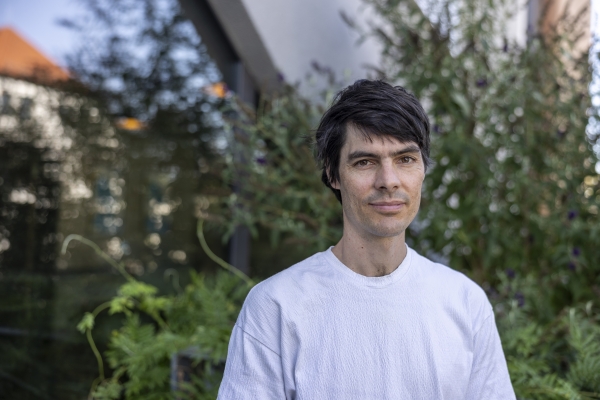 Anatol Schuster (Regie WURZELN UND FLÜGEL) (© Pavel Broz)